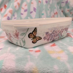 Lenox butterfly meadow storage container with lid in great condition